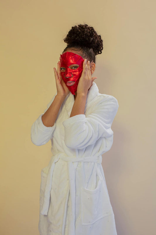 The Top Red Light Therapy Face Masks and Tools in Canada - Alora Boutique