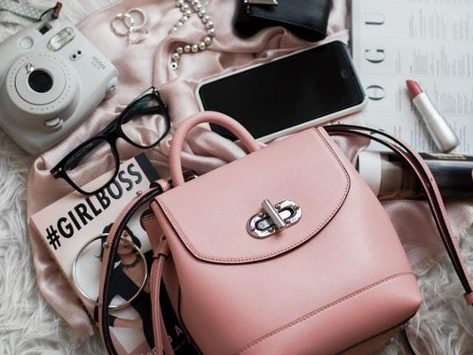 15 Must Have Items for Your Purse - Alora Boutique