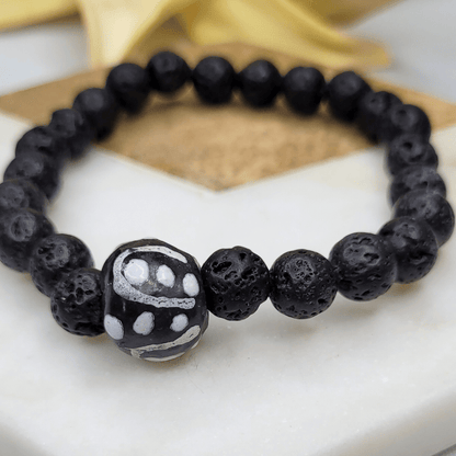 Zulana - Noir | Sustainable Bracelet | African Recycled Glass - Alora Boutique