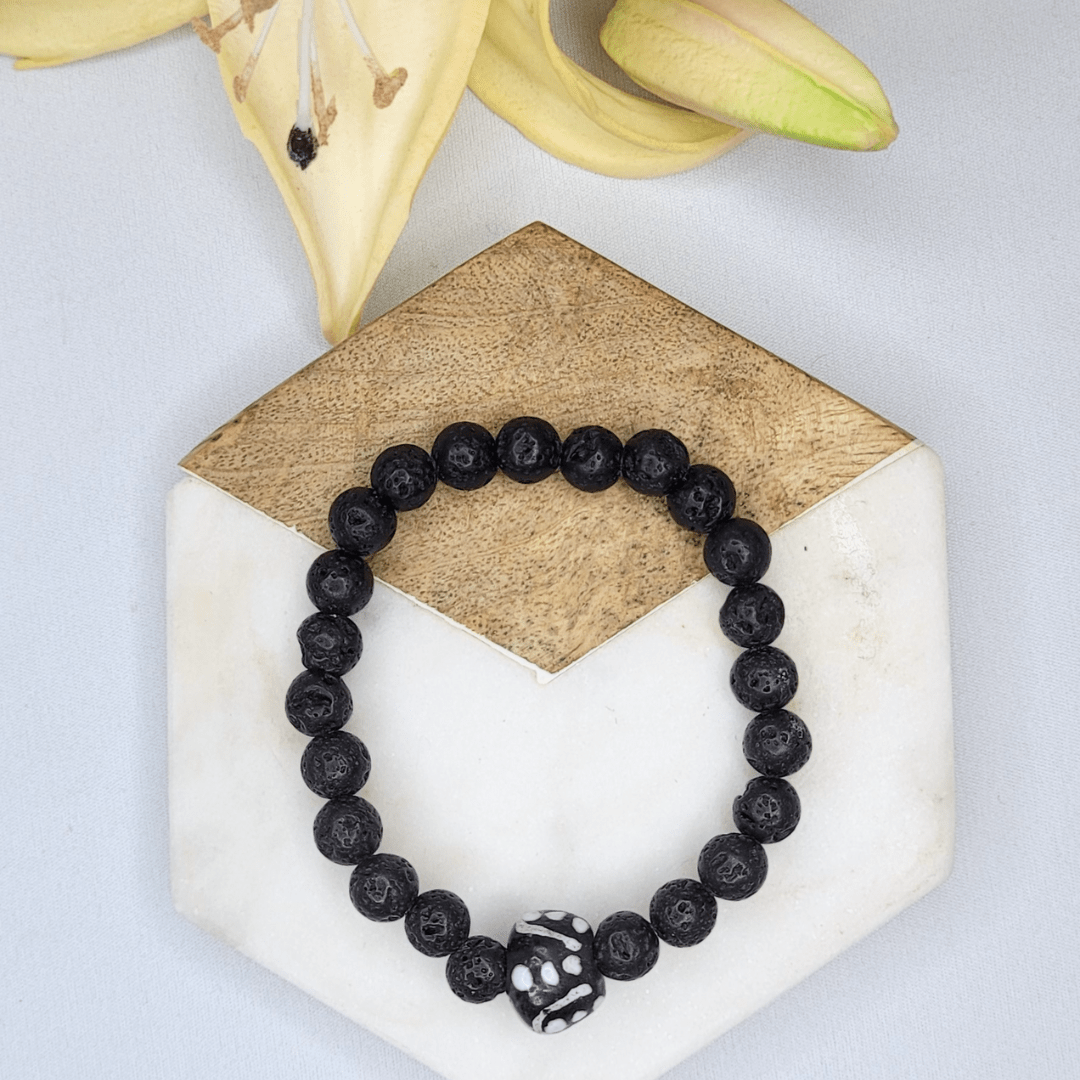 Zulana - Noir | Sustainable Bracelet | African Recycled Glass - Alora Boutique